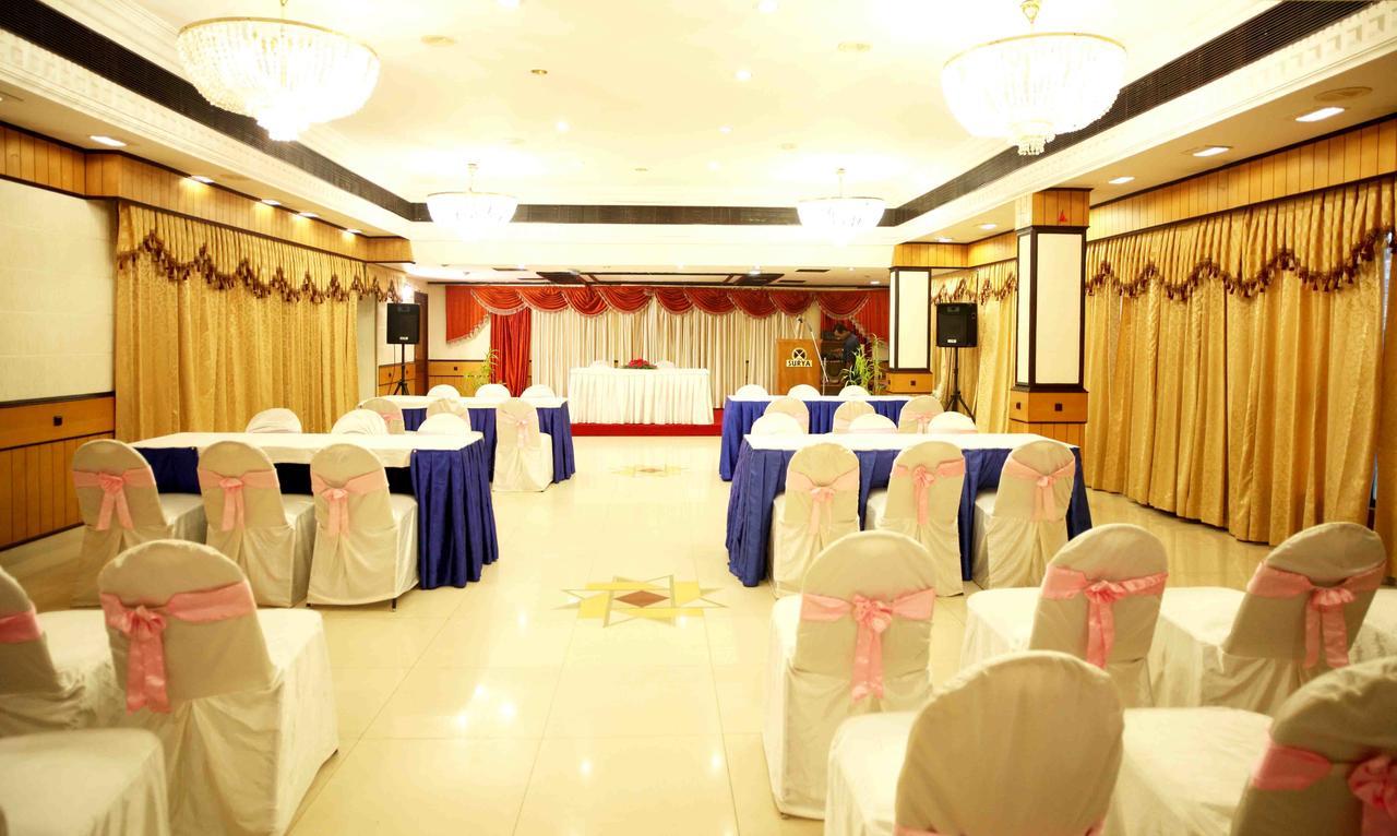 The Surya, Cochin Hotel Angamali Buitenkant foto